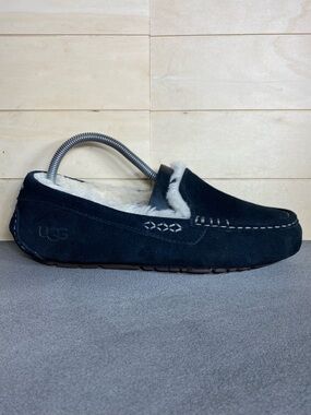 UGG Ansley Moccasins Black Leather Women's Size 9 Shoes Shearling 1106878